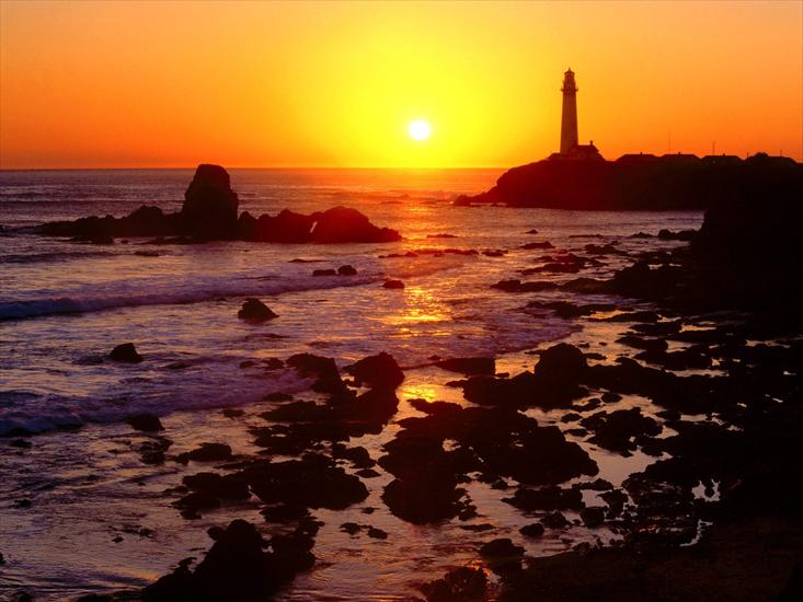 Latarnie morskie - Golden Sunset over Pigeon Point, San Mateo County, Californi.jpg