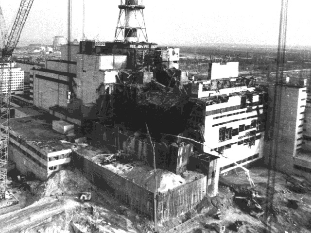Czarnobyl - 1986 Czarnobyl sarkofag 0005.jpg