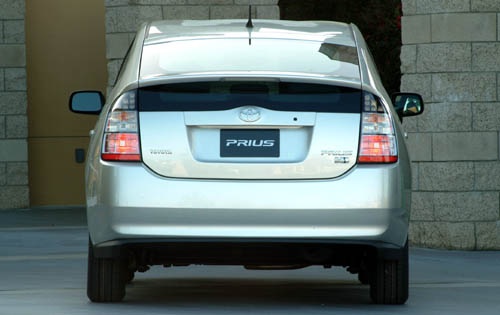 01 Toyota Prius - 022879-E.jpg