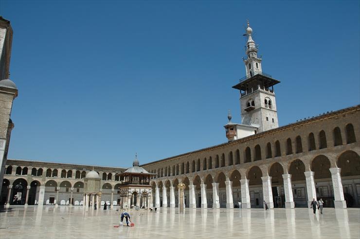 Architecture - Umayyad Mosque in Damascus - Syria courtyard.jpg