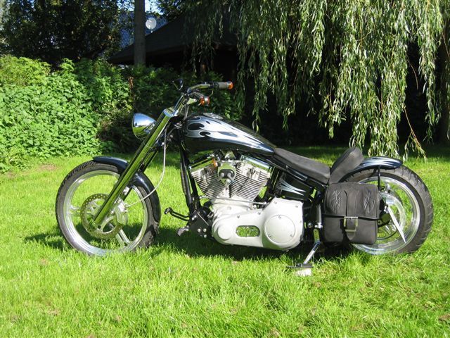 Harley-Davidson - Harley Davidson, Neuaufbau Softail Custom, FXST819.jpg