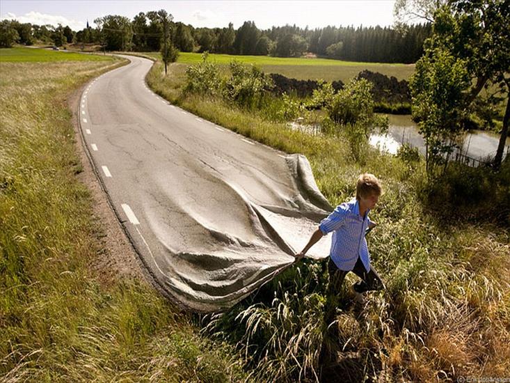 DROGA - -but-there-is-also-a-lot-of-hard-work-involved...--By-Erik-Johansson11.jpg