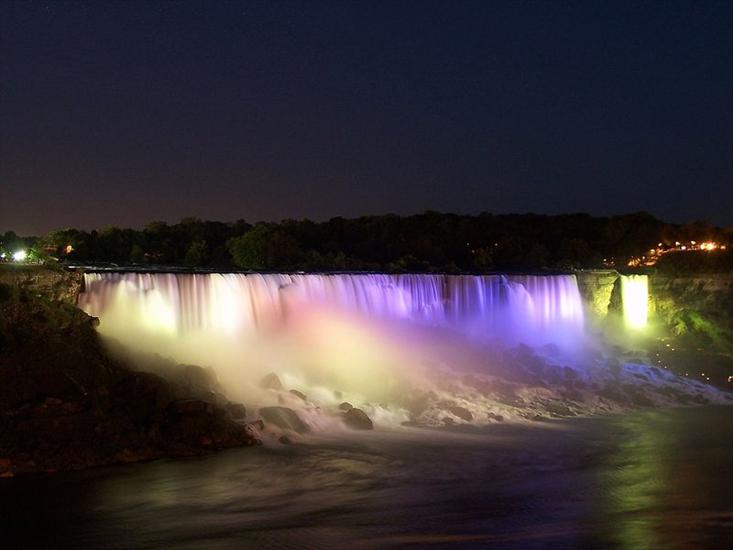 GALERIA-ZDJECIA-AMERYKA I INNE KRAJE - Niagara nocą_10.jpg