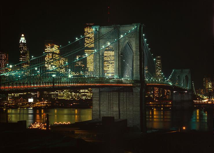 Mosty - 800px-LOC_Brooklyn_Bridge_and_East_River_Edit_3.jpg