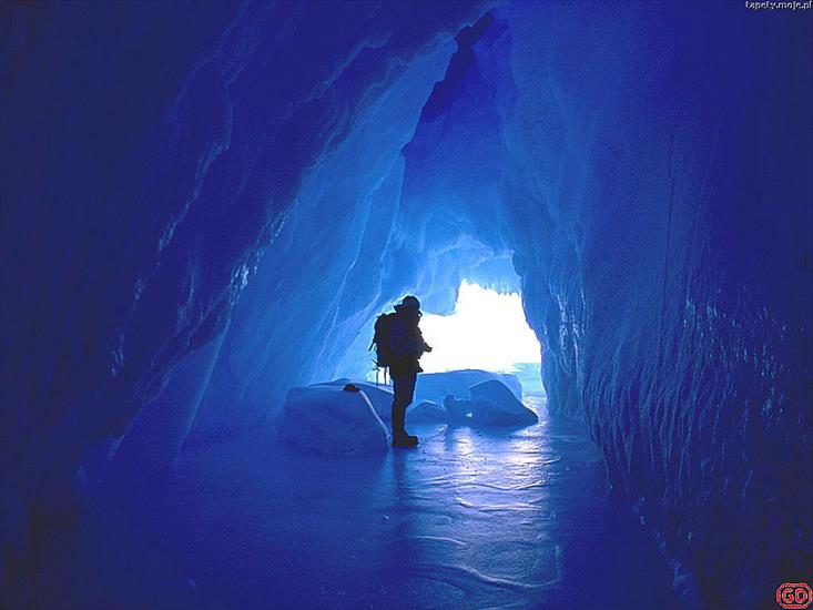 Antarktyda - IceCave.jpg