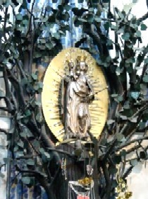 Najświętsza Maryja Panna - Cudowna figurka Matki Boej wita Lipka.jpg