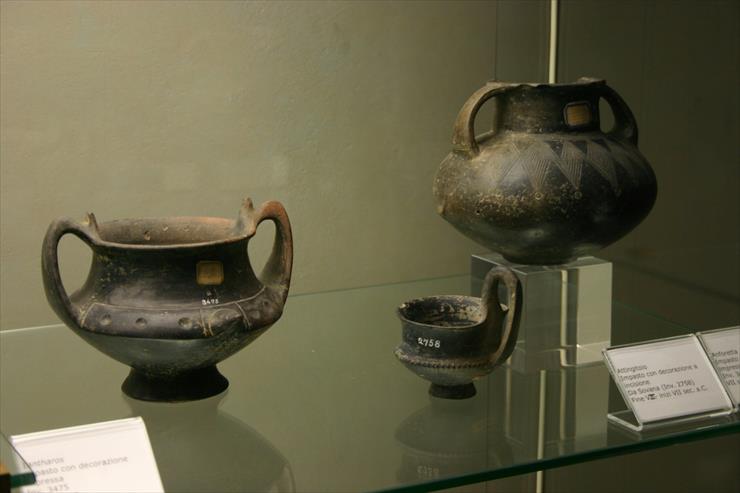 ceramika - Naczynia impasto_VIII-VII BC.jpg