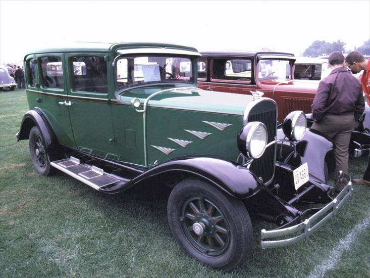 STARE AUTA-SUPER MODELE - 1930 Chrysler Royal Model 77 4-Door Sedan Green  Black.jpg