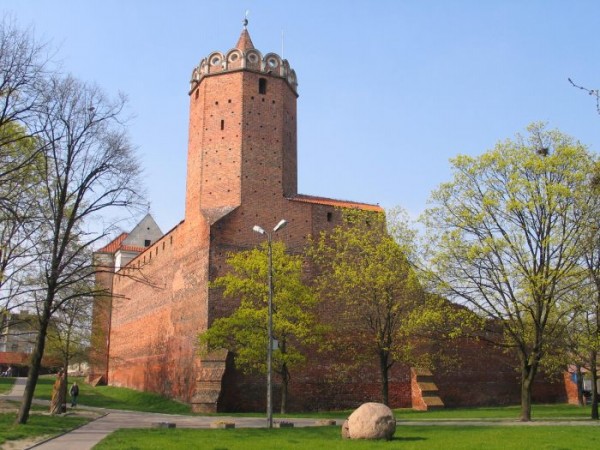Zamki i pałace-Polskie - tam_dworu_slychac_1766360.jpg